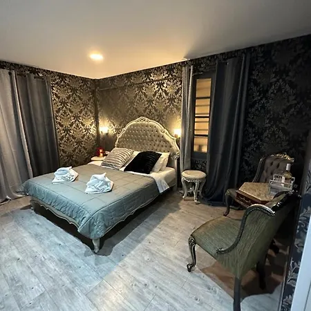 Roh Apartahotel